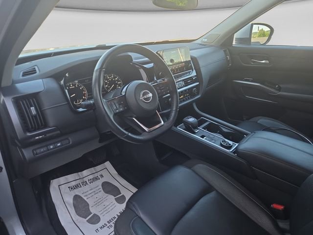 2022 Nissan Pathfinder SL