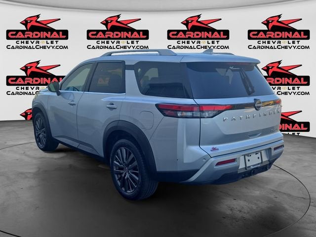 2022 Nissan Pathfinder SL