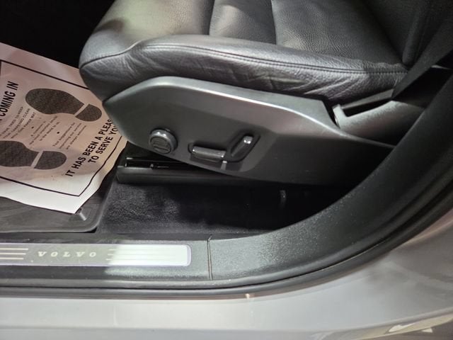 2024 Volvo XC90 Plus Bright Theme