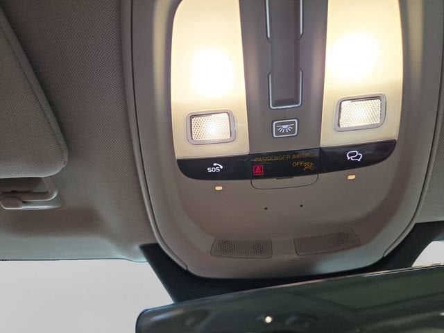 2024 Volvo XC90 Plus Bright Theme