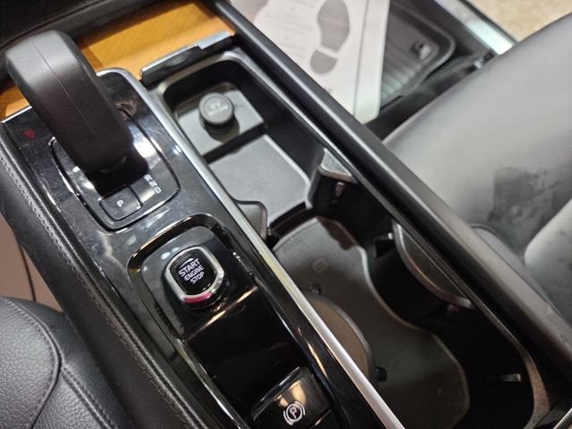 2024 Volvo XC90 Plus Bright Theme