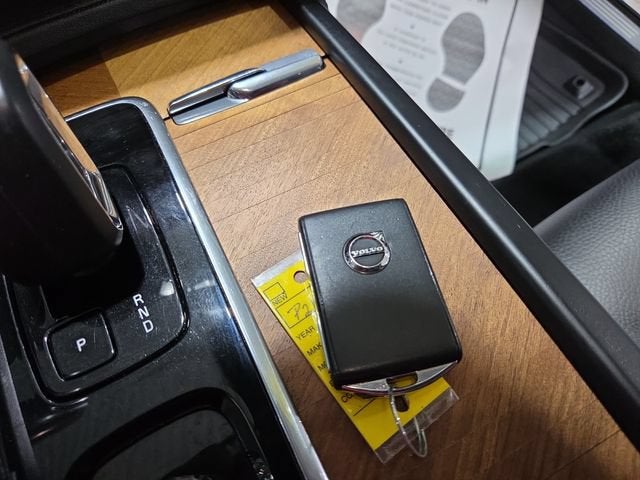 2024 Volvo XC90 Plus Bright Theme