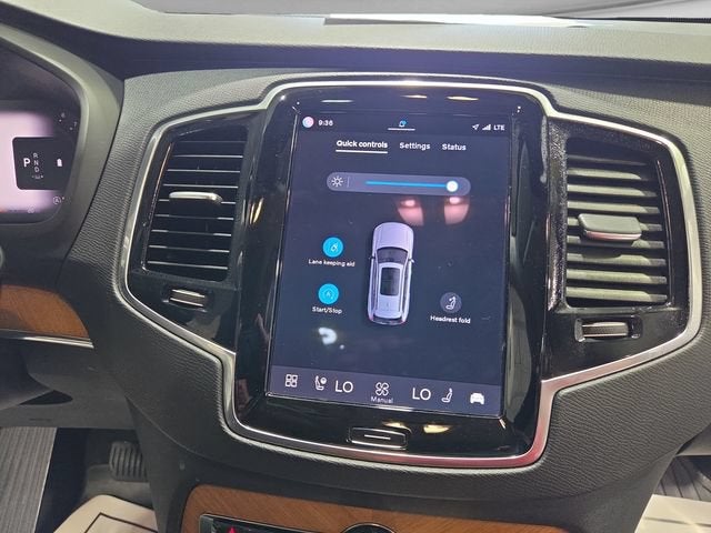 2024 Volvo XC90 Plus Bright Theme