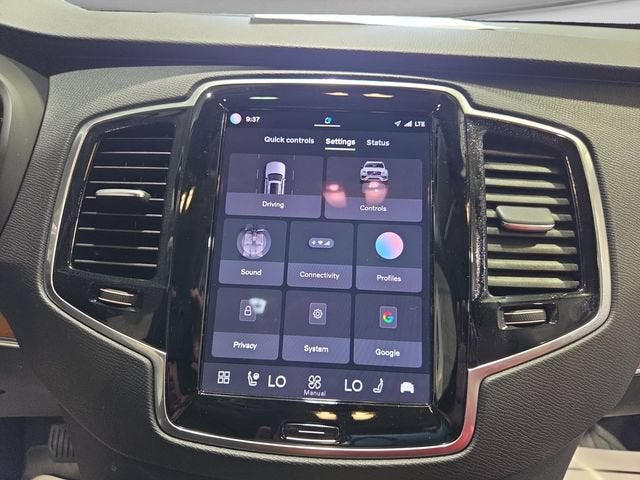 2024 Volvo XC90 Plus Bright Theme