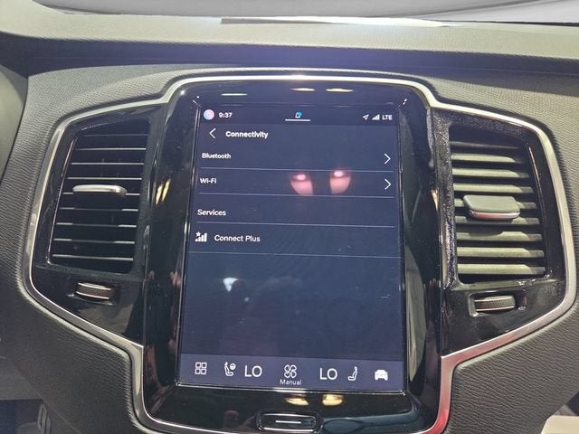 2024 Volvo XC90 Plus Bright Theme