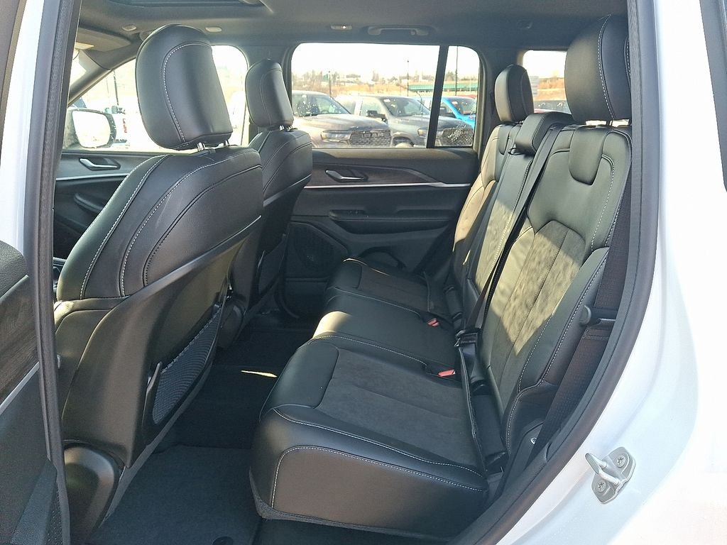 2026 Jeep Grand Cherokee Altitude