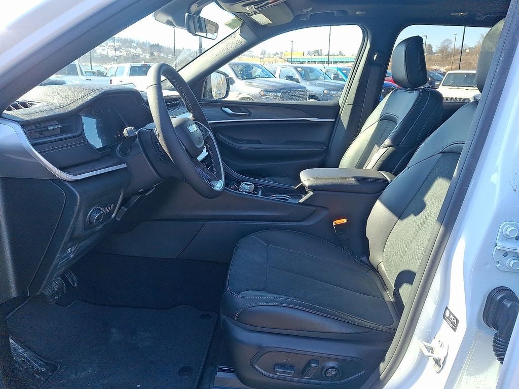 2026 Jeep Grand Cherokee Altitude