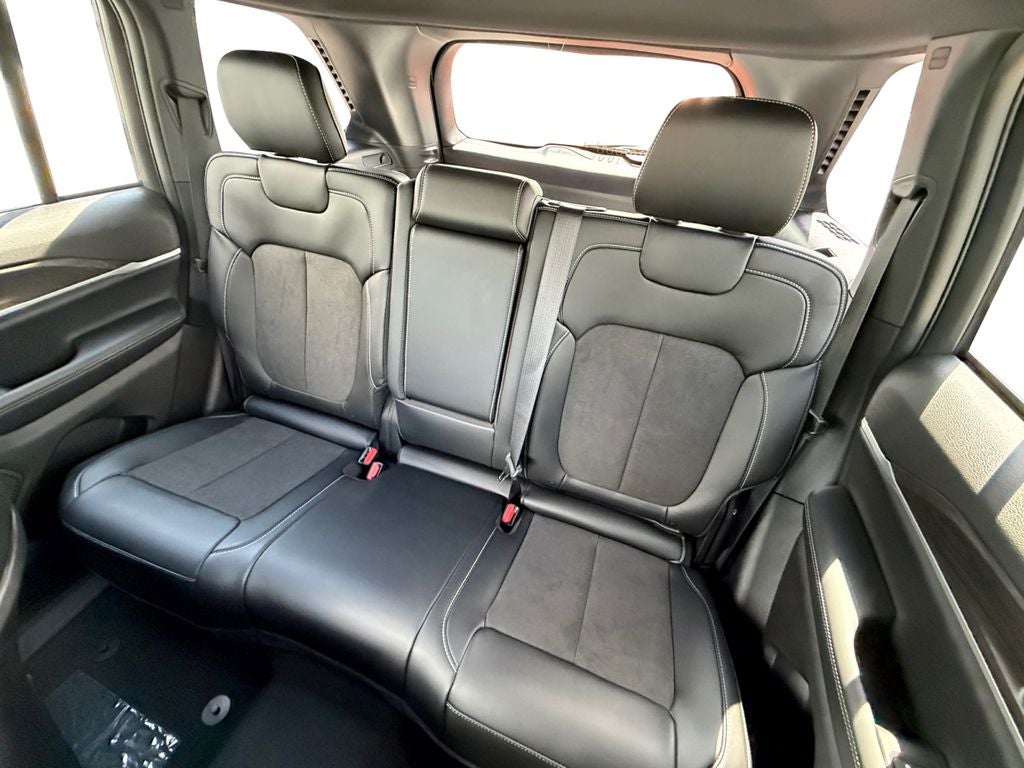 2026 Jeep Grand Cherokee Altitude