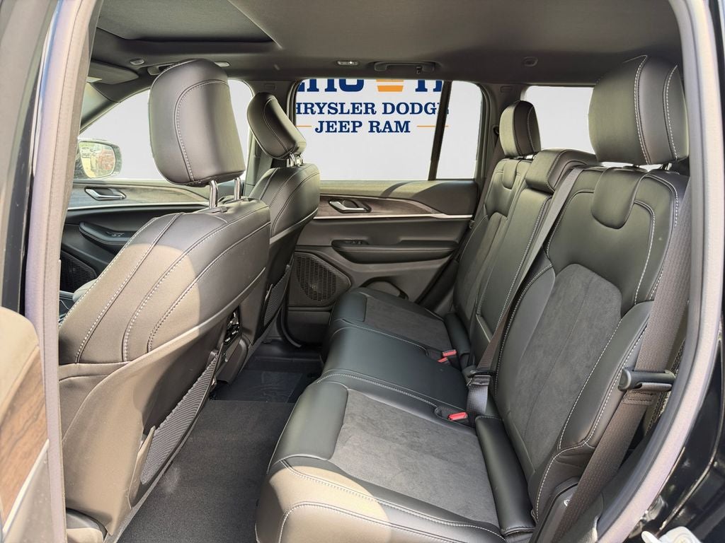 2026 Jeep Grand Cherokee Altitude