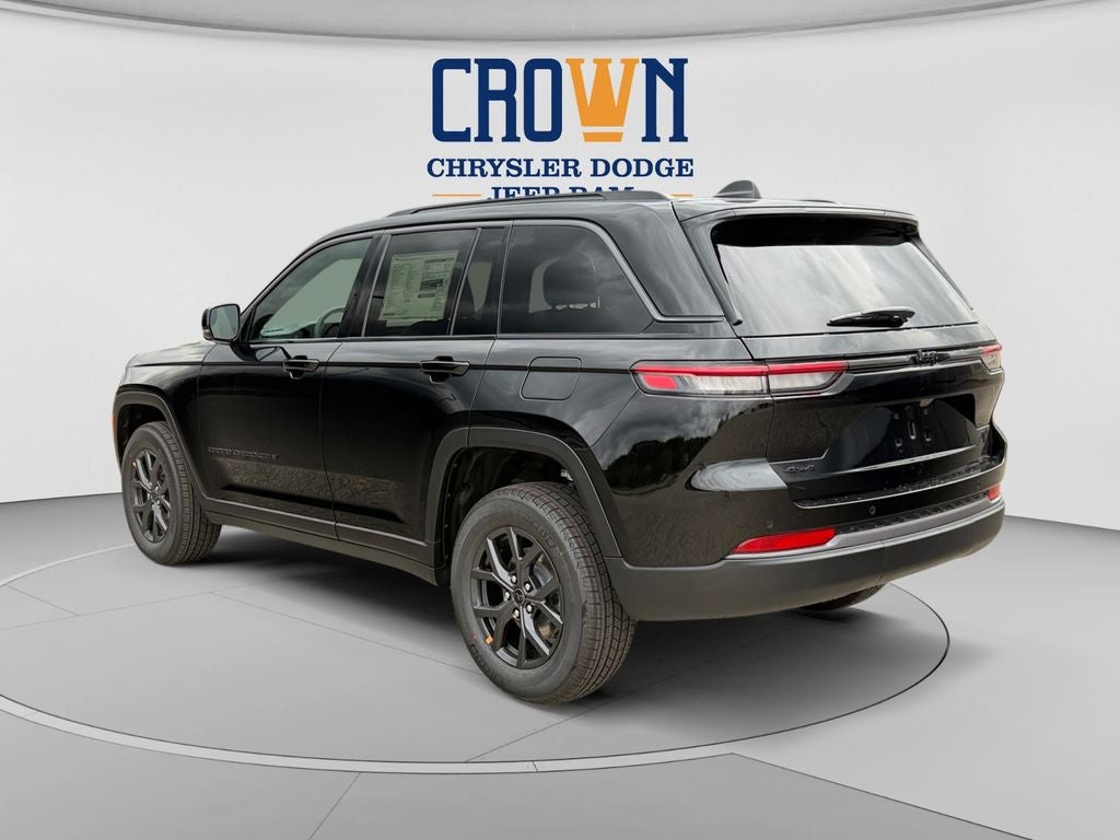 2027 Jeep Grand Cherokee Laredo Altitude