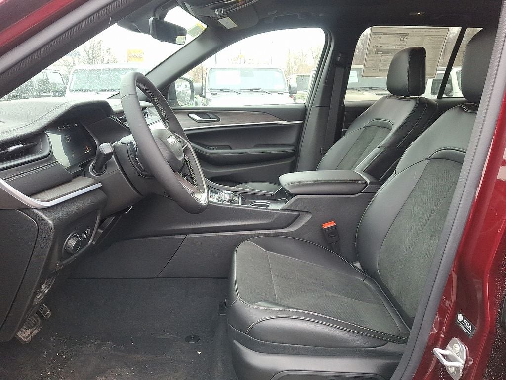 2026 Jeep Grand Cherokee Altitude