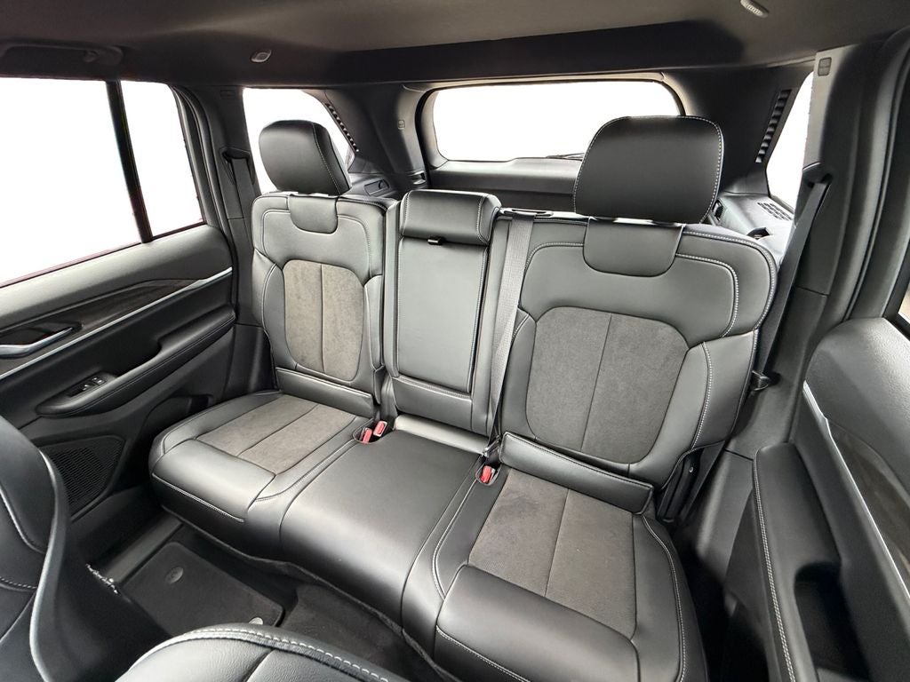 2026 Jeep Grand Cherokee Altitude