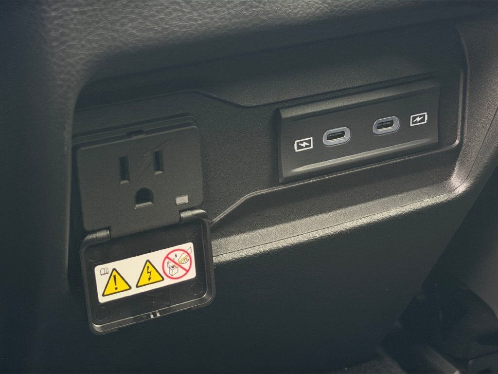 2027 Jeep Grand Cherokee Laredo Altitude