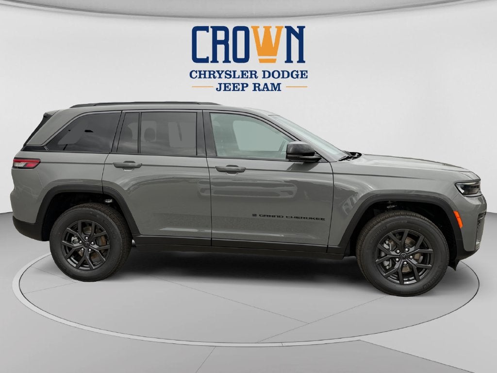 2027 Jeep Grand Cherokee Laredo Altitude
