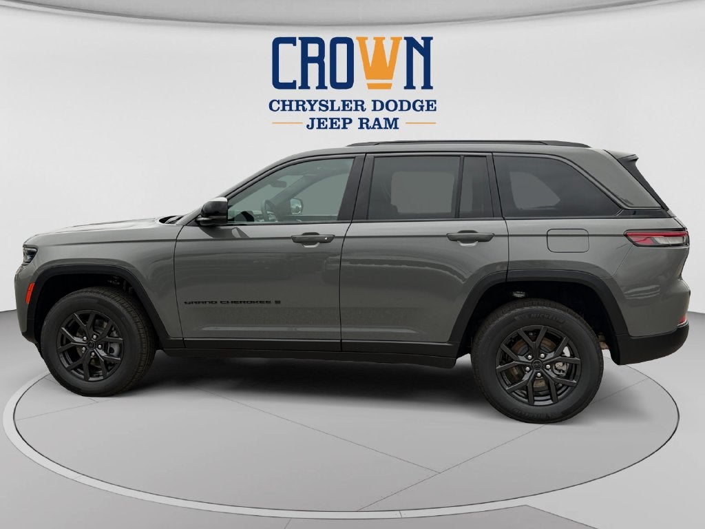 2027 Jeep Grand Cherokee Laredo Altitude