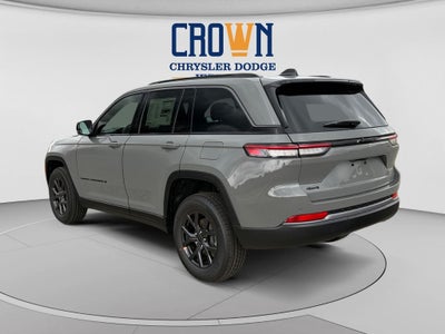 2027 Jeep Grand Cherokee Laredo Altitude