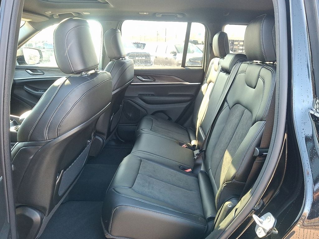 2026 Jeep Grand Cherokee Altitude
