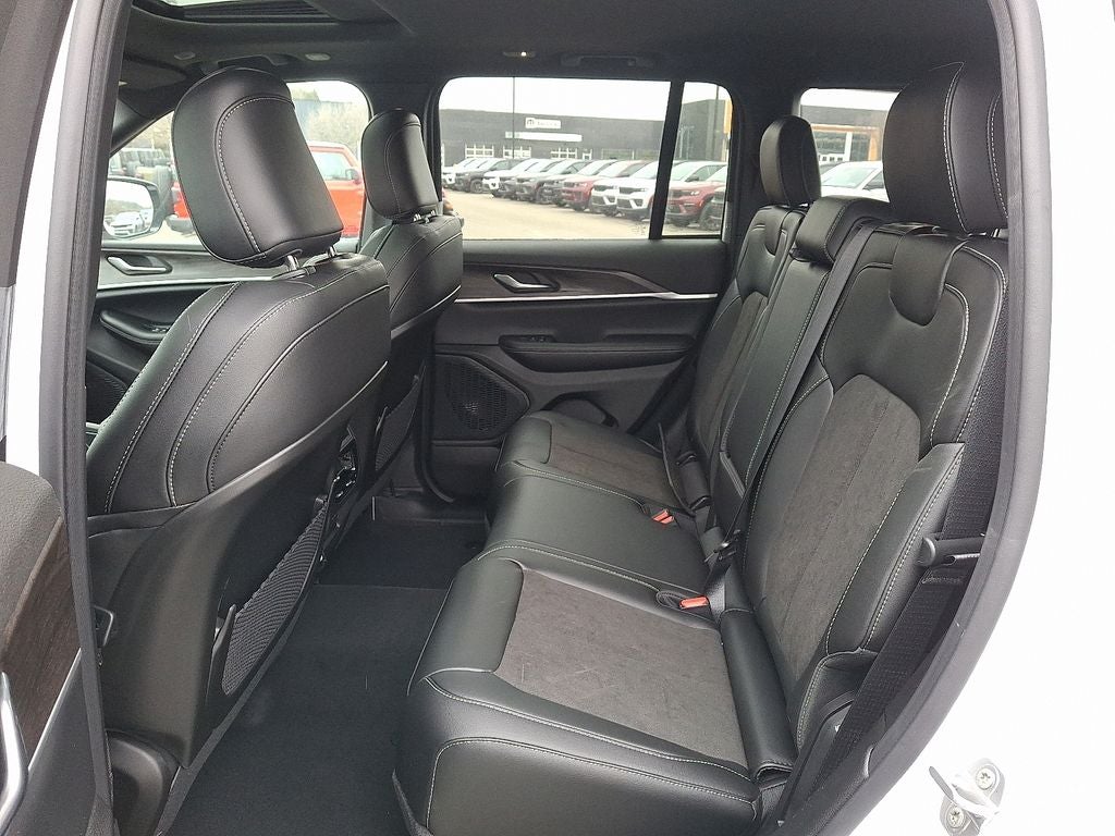 2026 Jeep Grand Cherokee Altitude