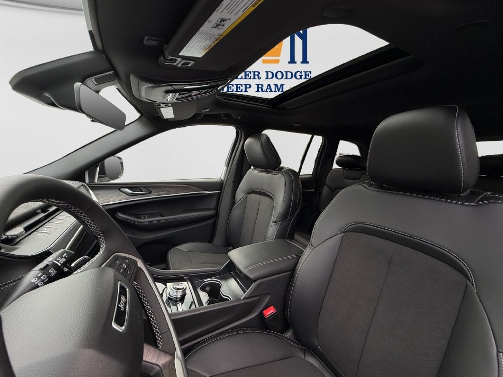 2027 Jeep Grand Cherokee Altitude