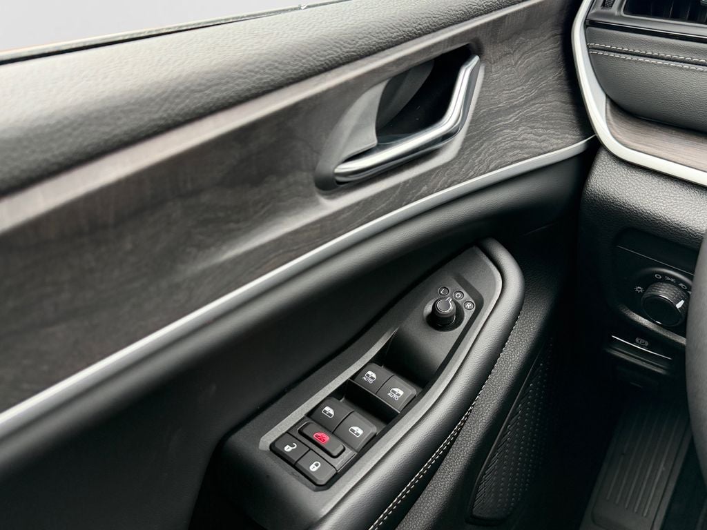 2026 Jeep Grand Cherokee L Altitude