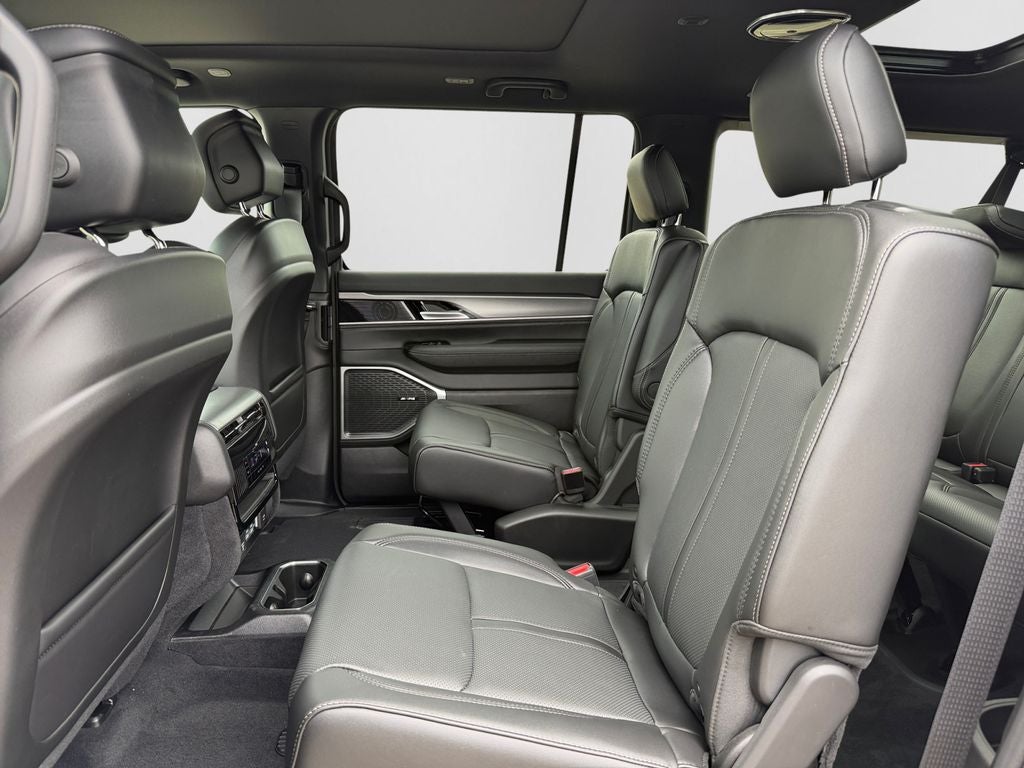 2026 Jeep Grand Wagoneer L 4x4
