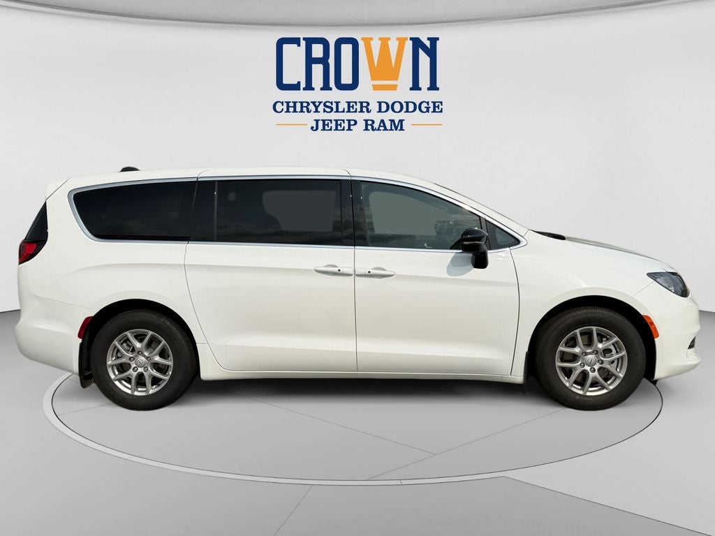 2026 Chrysler Voyager LX