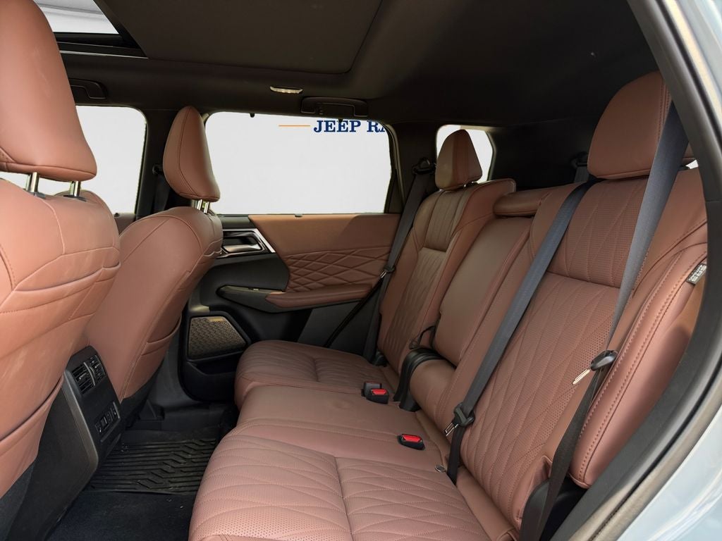 2026 Mitsubishi Outlander Base