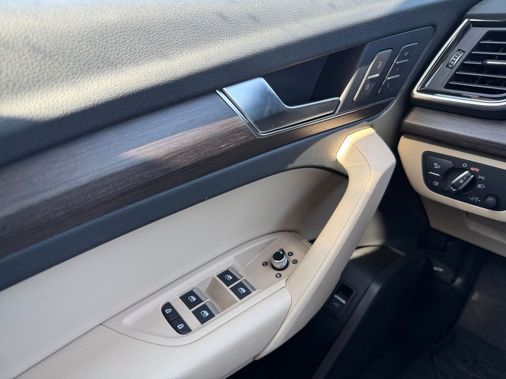 2023 Audi Q5 45 S line Premium quattro