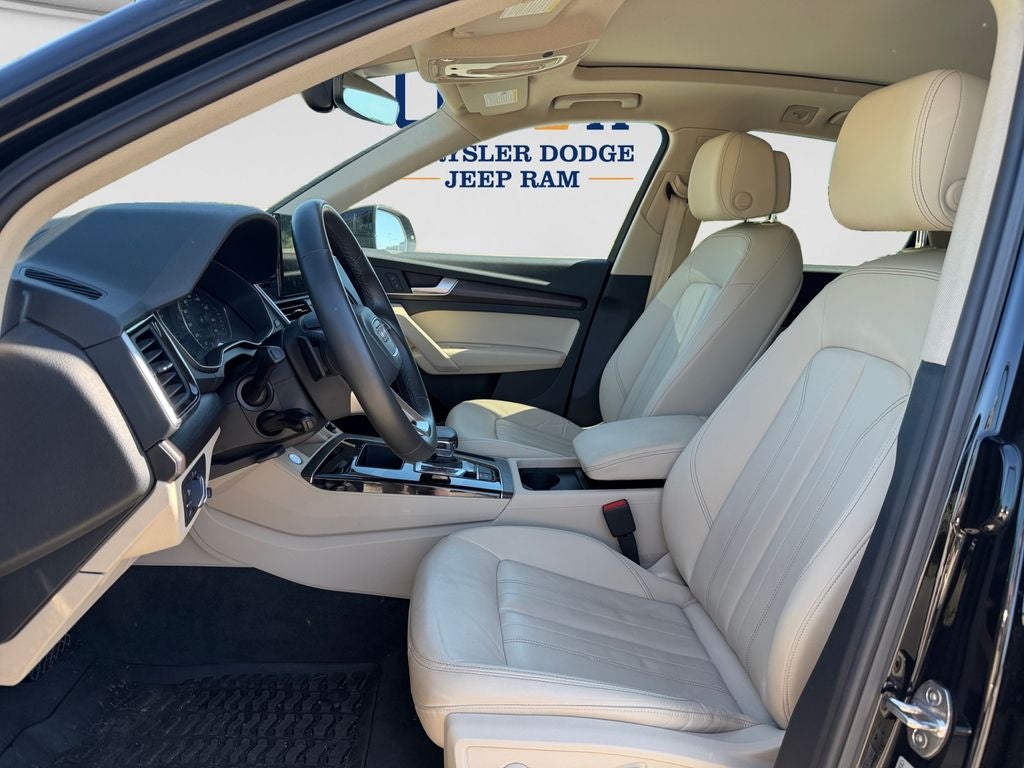 2023 Audi Q5 45 S line Premium quattro