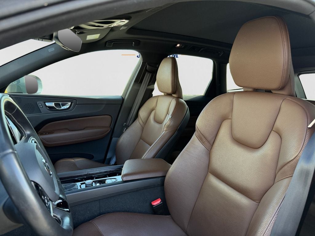 2020 Volvo XC60 T5 Momentum