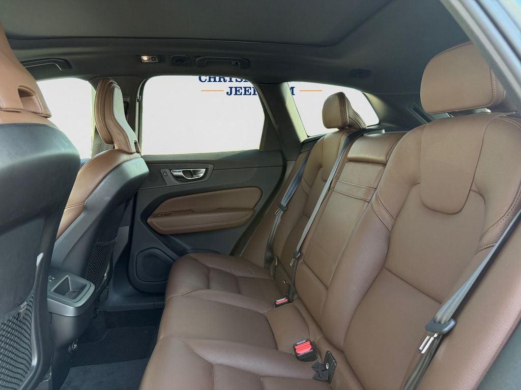 2020 Volvo XC60 T5 Momentum
