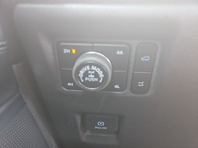 2027 Ford Expedition Tremor TRAILHEAD HIGH HAT PACKAGE