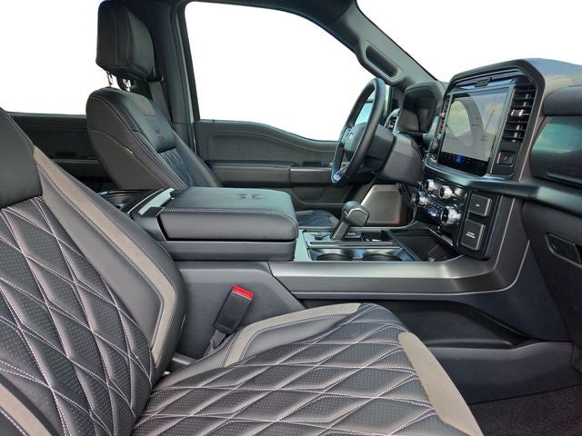 2026 Ford F-150 Lariat BLACK WIDOW