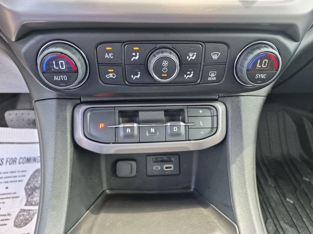 2023 GMC Acadia AT4