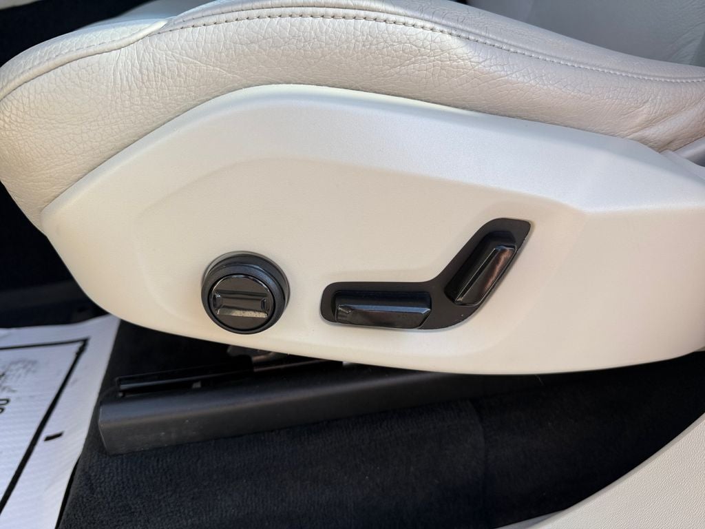 2021 Volvo XC90 T6 Momentum