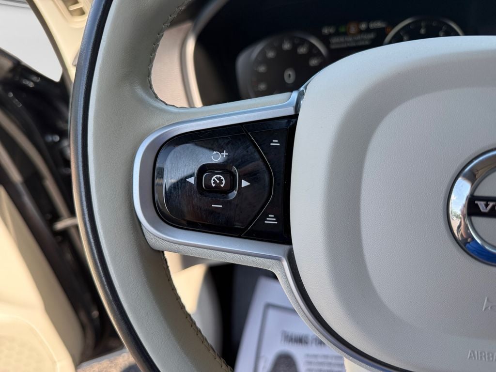 2021 Volvo XC90 T6 Momentum