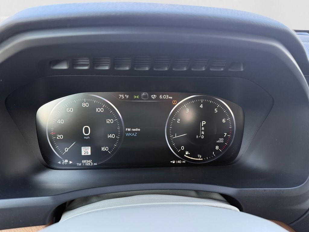 2021 Volvo XC90 T6 Momentum