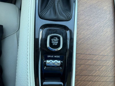 2021 Volvo XC90 T6 Momentum