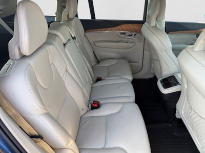 2021 Volvo XC90 T6 Momentum