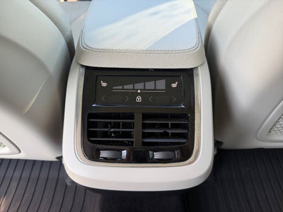 2021 Volvo XC90 T6 Momentum