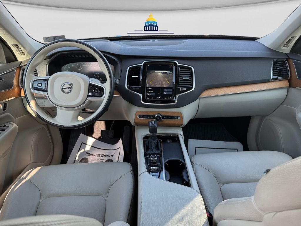 2021 Volvo XC90 T6 Momentum