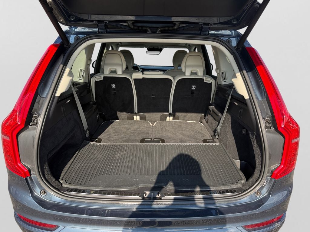 2021 Volvo XC90 T6 Momentum