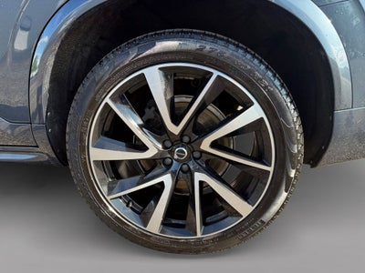 2021 Volvo XC90 T6 Momentum