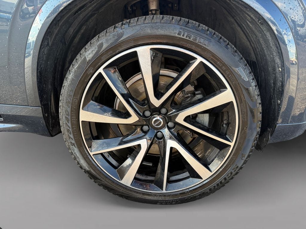 2021 Volvo XC90 T6 Momentum