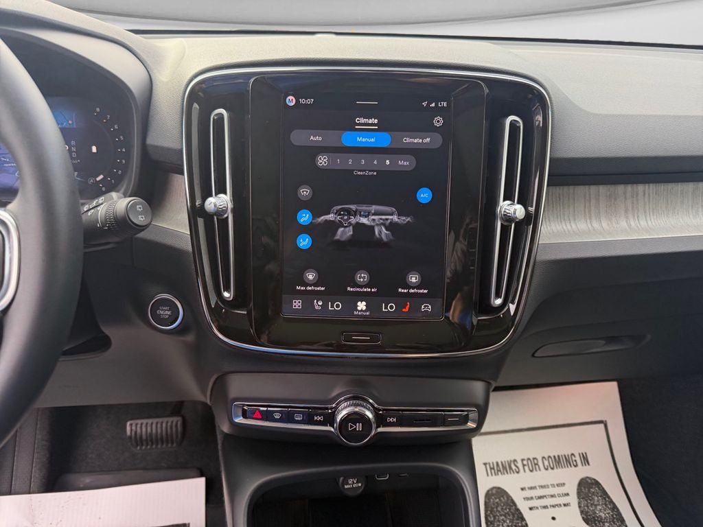 2026 Volvo XC40 B5 Core