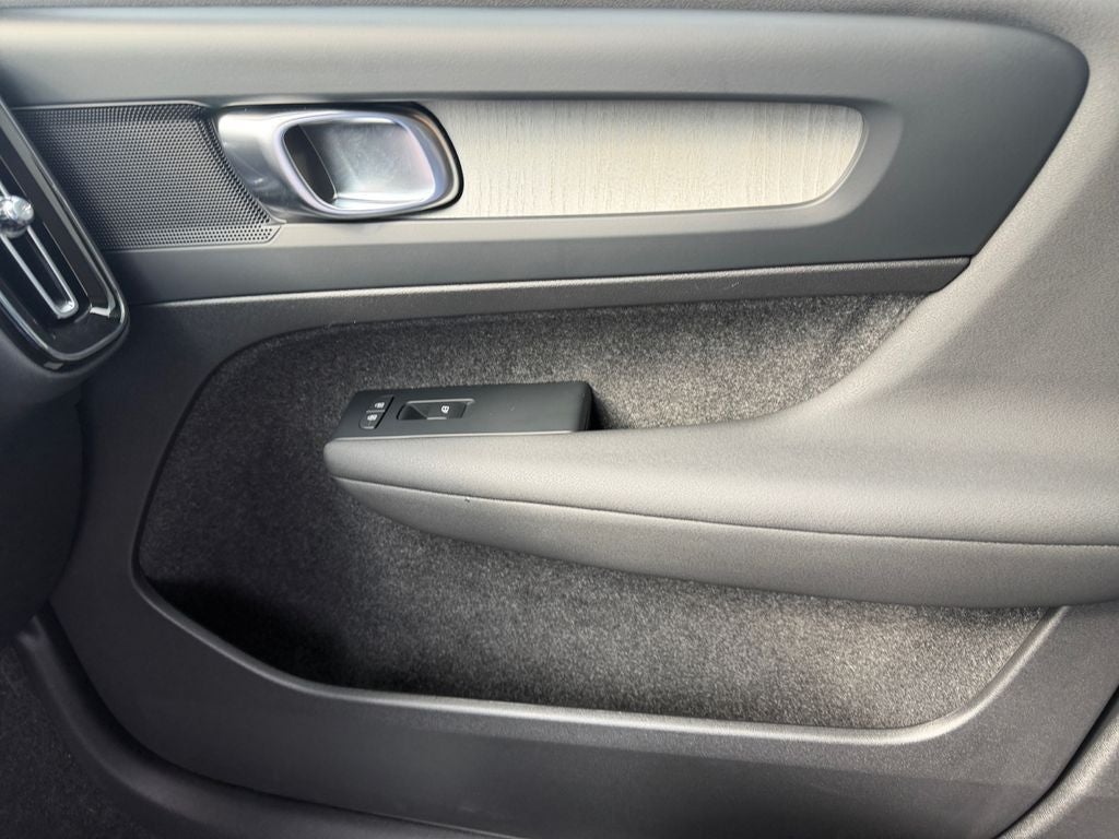 2026 Volvo XC40 B5 Core