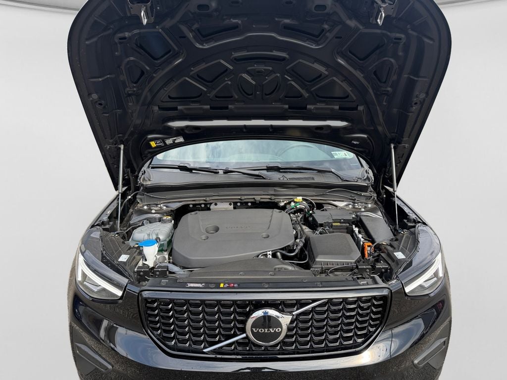 2026 Volvo XC40 B5 Core