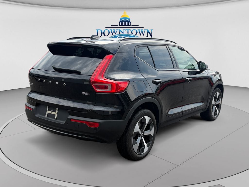 2026 Volvo XC40 B5 Core