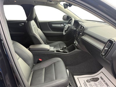 2026 Volvo XC40 B5 Core