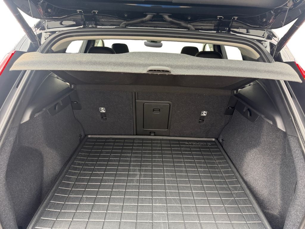 2026 Volvo XC40 B5 Core